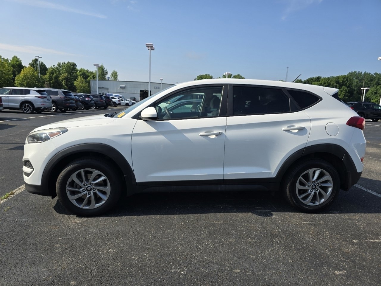 Used 2018 Hyundai Tucson SE w/ Cargo Package AWD/4WD image 4