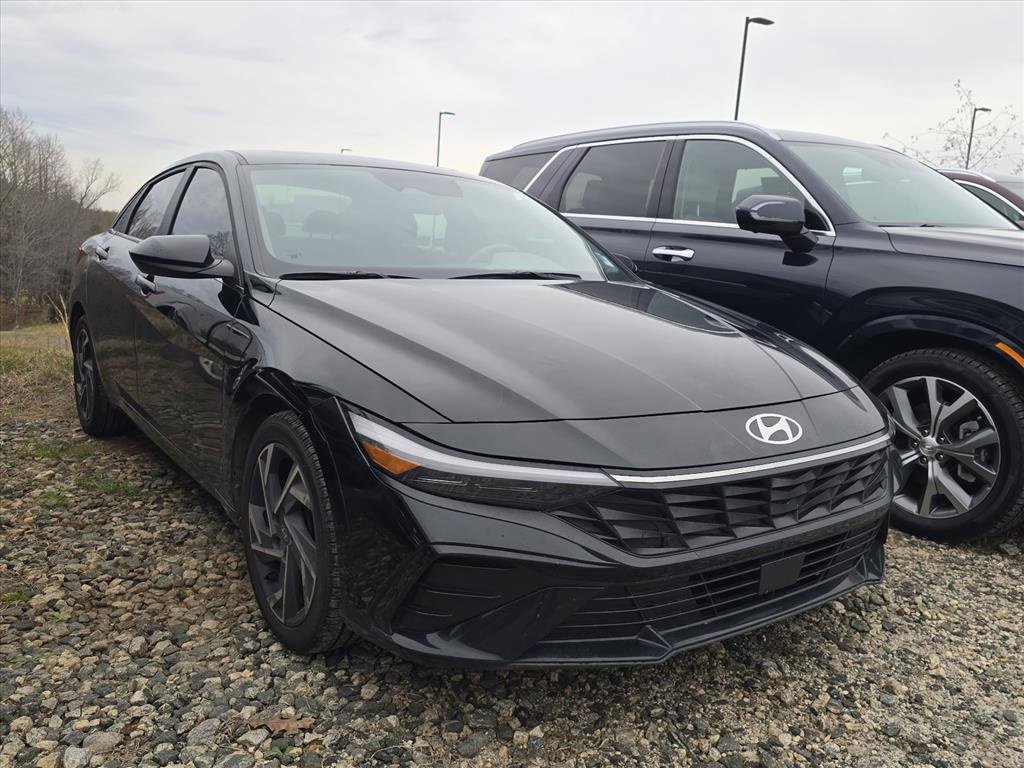 Used 2024 Hyundai Elantra SEL w/ Convenience Package