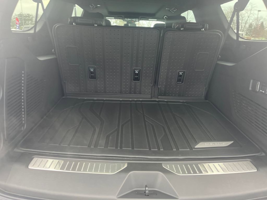 New 2026 Chevrolet Suburban Premier image 25
