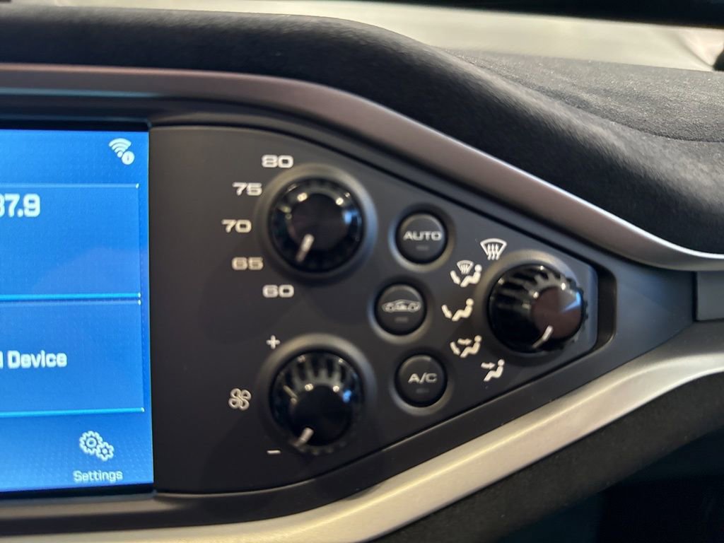 Used 2022 Ford GT image 22