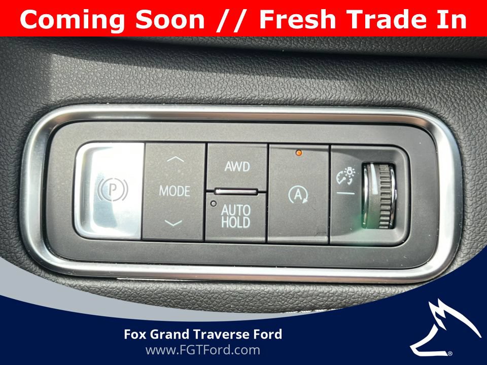 Used 2025 Buick Enclave Preferred AWD/4WD image 17
