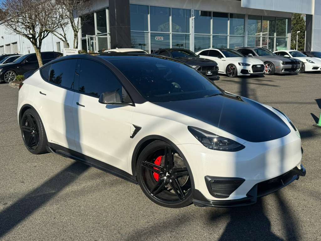Used 2021 Tesla Model Y Performance image 9