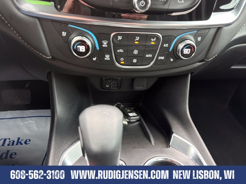 Used 2023 Chevrolet Traverse Premier AWD/4WD image 17
