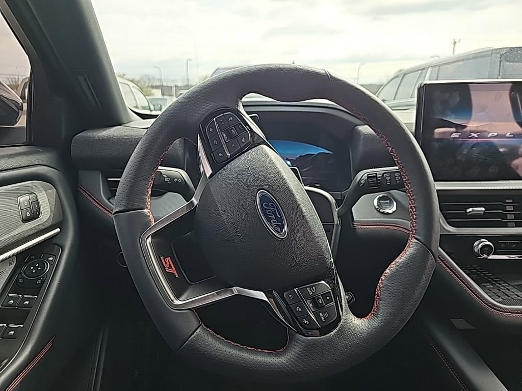 Used 2025 Ford Explorer ST w/ Sun And Sound Package image 5