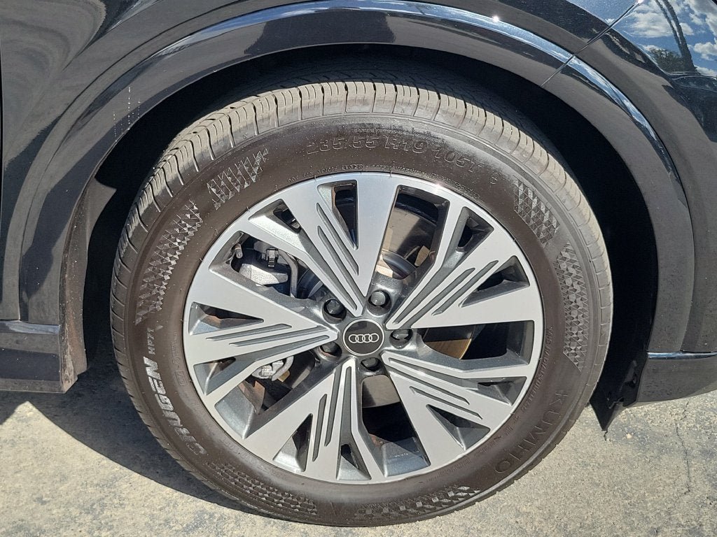 Used 2023 Audi Q4 e-tron Premium w/ Convenience Package RWD image 5