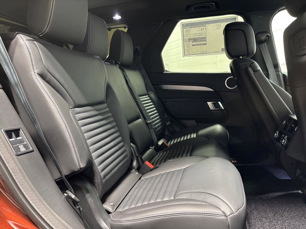 New 2026 Land Rover Discovery Limited Edition AWD/4WD image 40