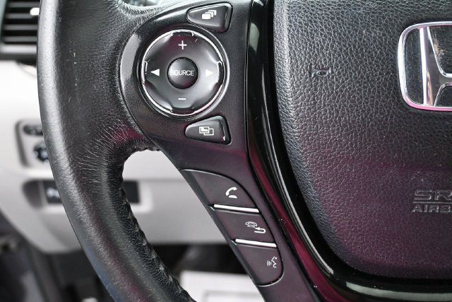 Used 2016 Honda Pilot Touring image 19