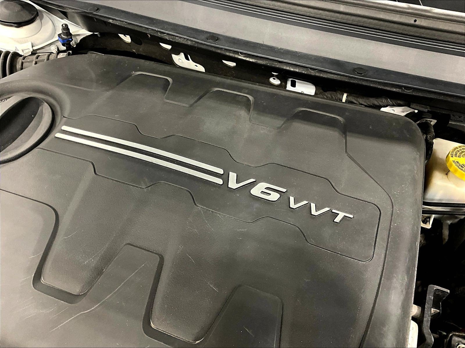 Used 2019 Jeep Cherokee Trailhawk AWD/4WD image 31