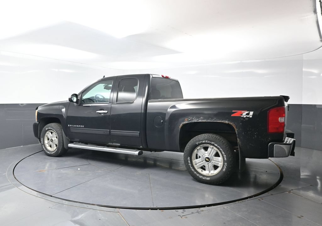 Used 2009 Chevrolet Silverado 1500 W/T AWD/4WD image 9
