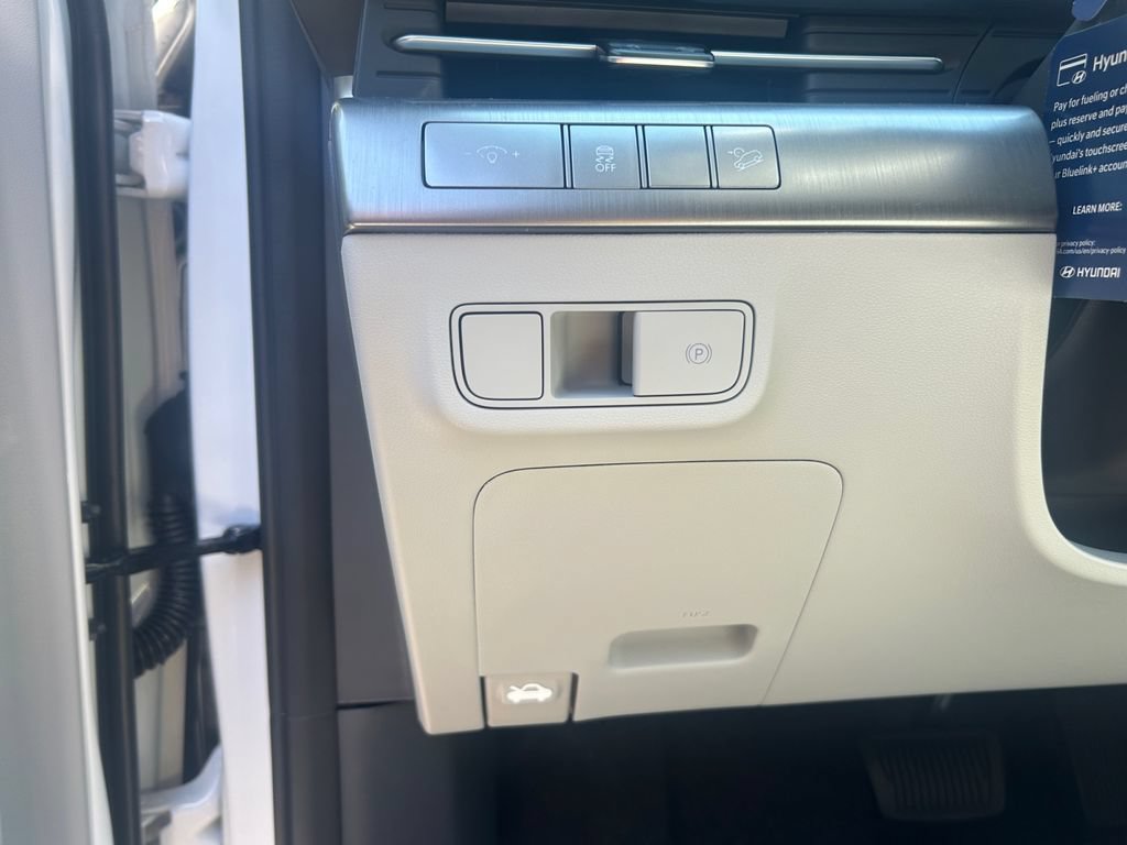 New 2026 Hyundai Kona SEL Premium FWD image 19
