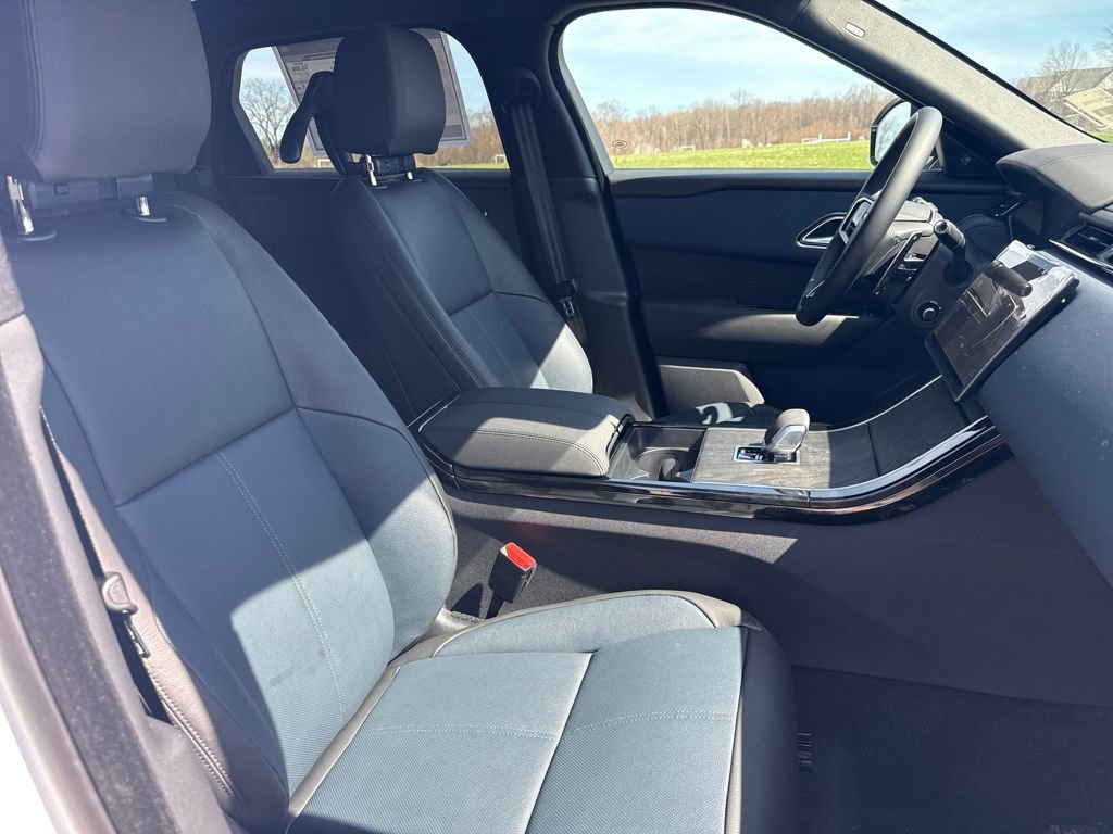 New 2026 Land Rover Range Rover Velar Dynamic SE image 16