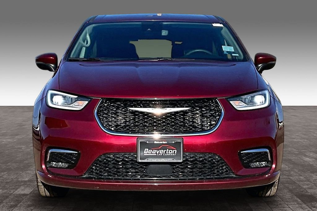 Used 2023 Chrysler Pacifica Touring-L image 5