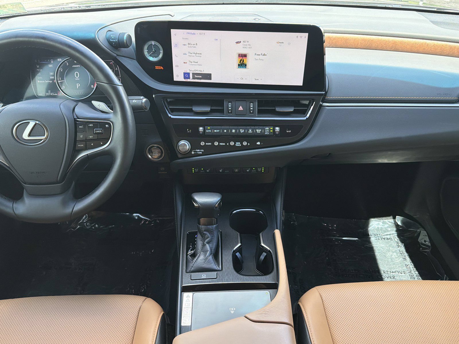Used 2025 Lexus ES 350 w/ Premium Package FWD image 16