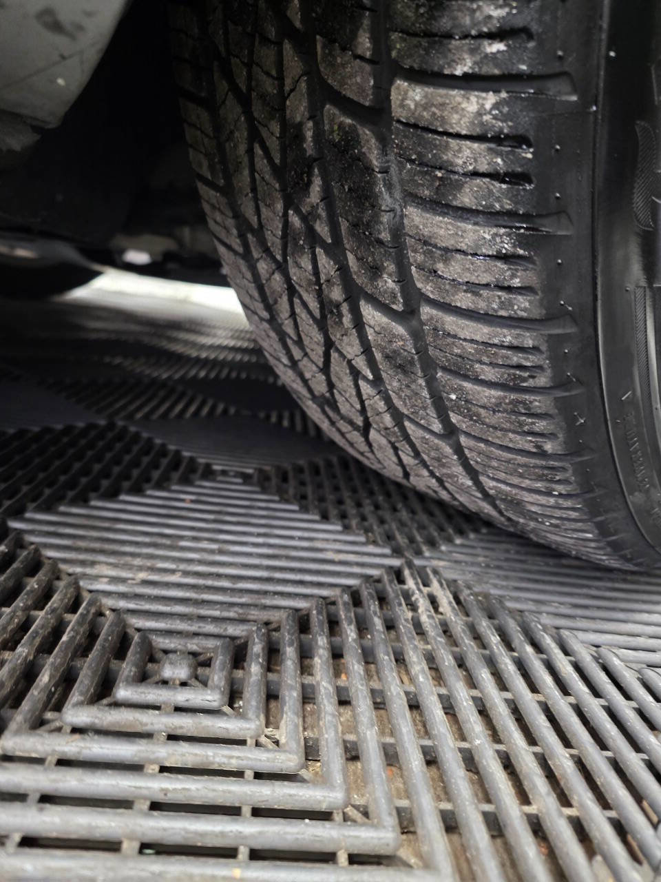 Used 2018 Mercedes-Benz C 300 4MATIC Sedan image 38