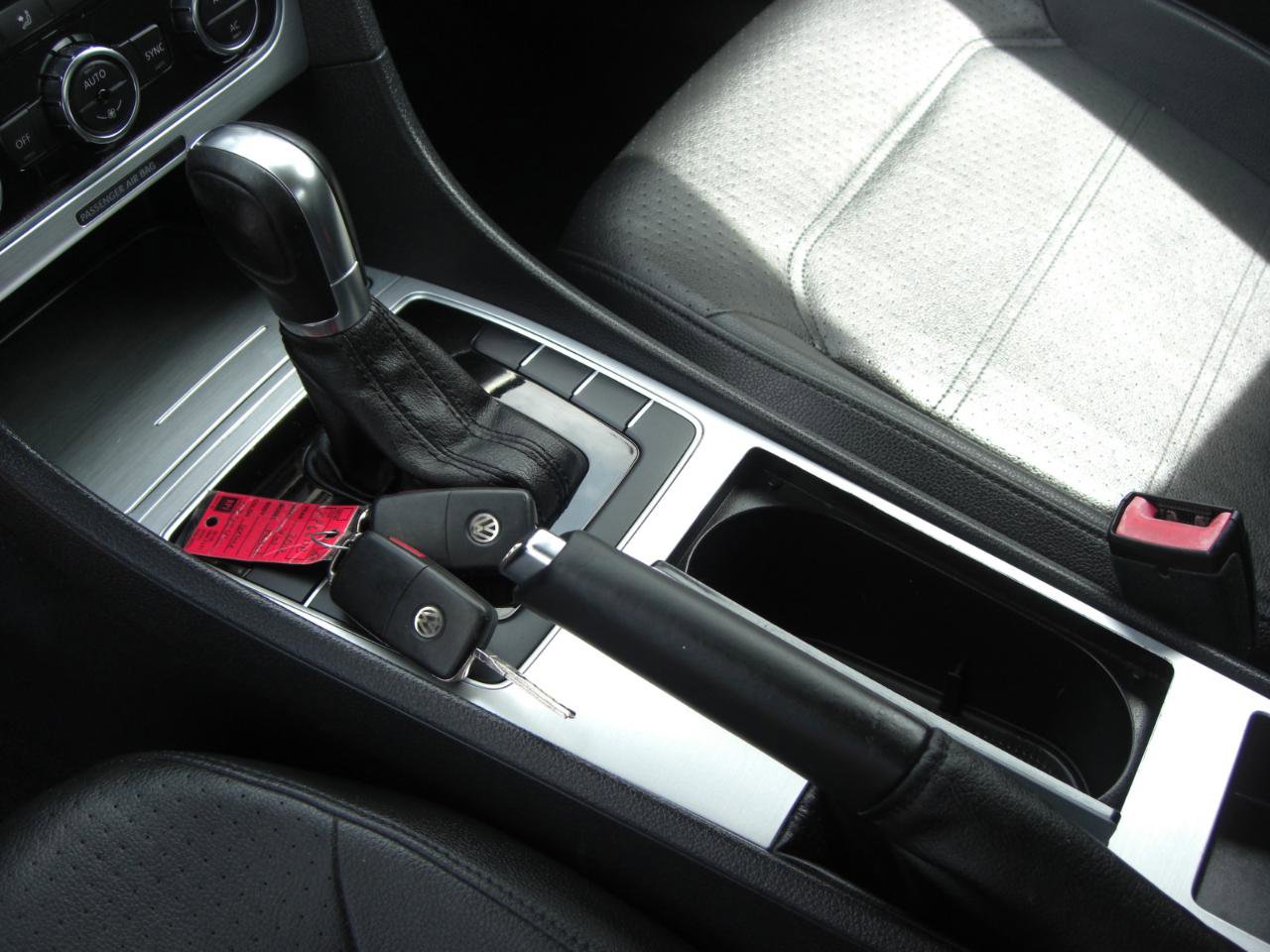 Used 2012 Volkswagen Passat 2.5 SE image 8