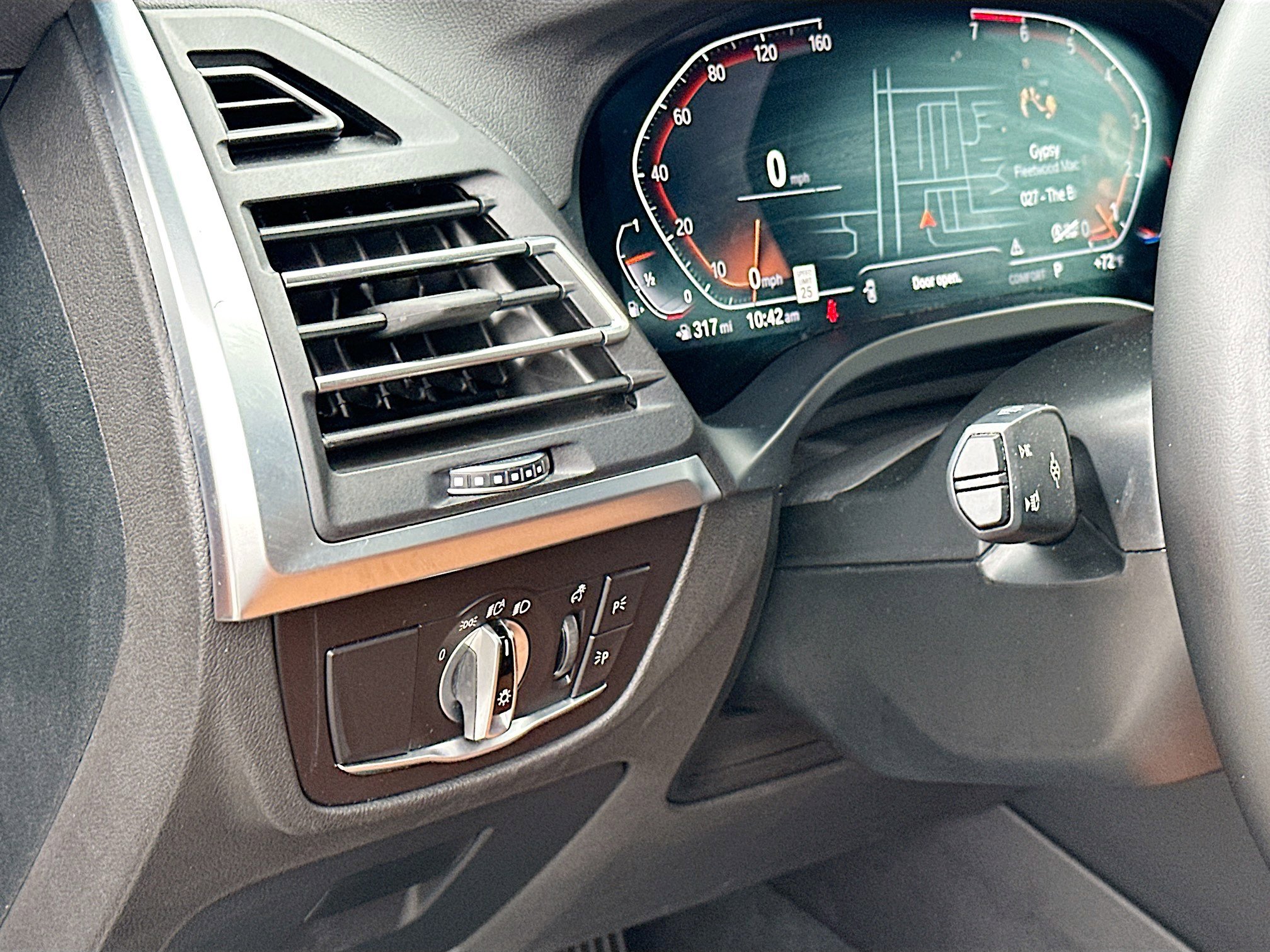 Used 2023 BMW X3 sDrive30i w/ Convenience Package image 10