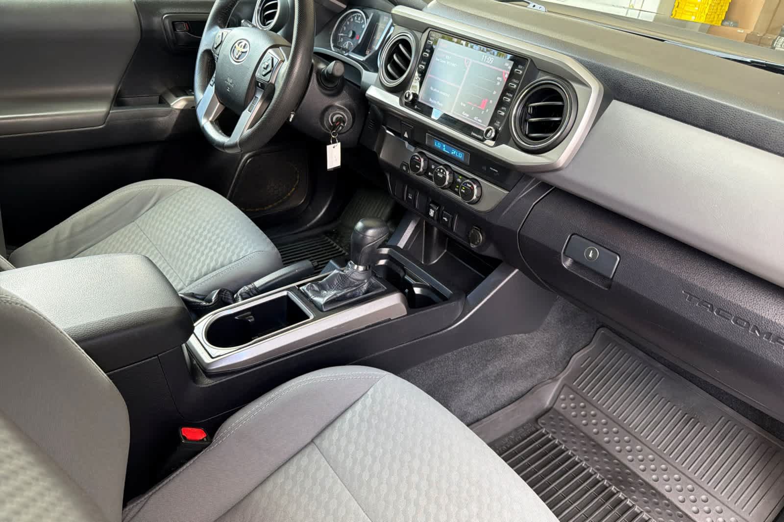 Used 2021 Toyota Tacoma SR5 RWD image 15