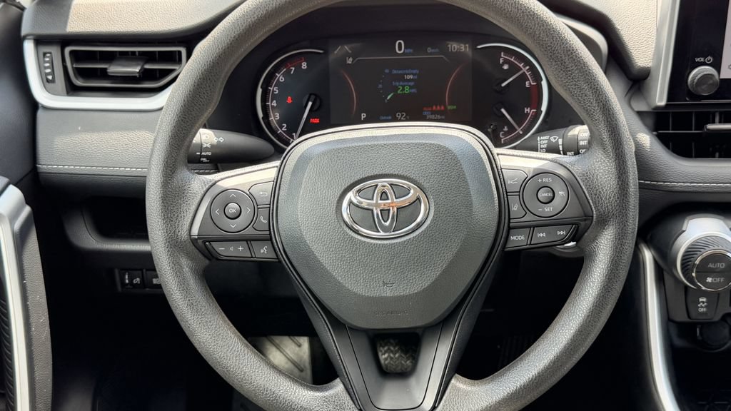 Used 2025 Toyota RAV4 XLE FWD image 10