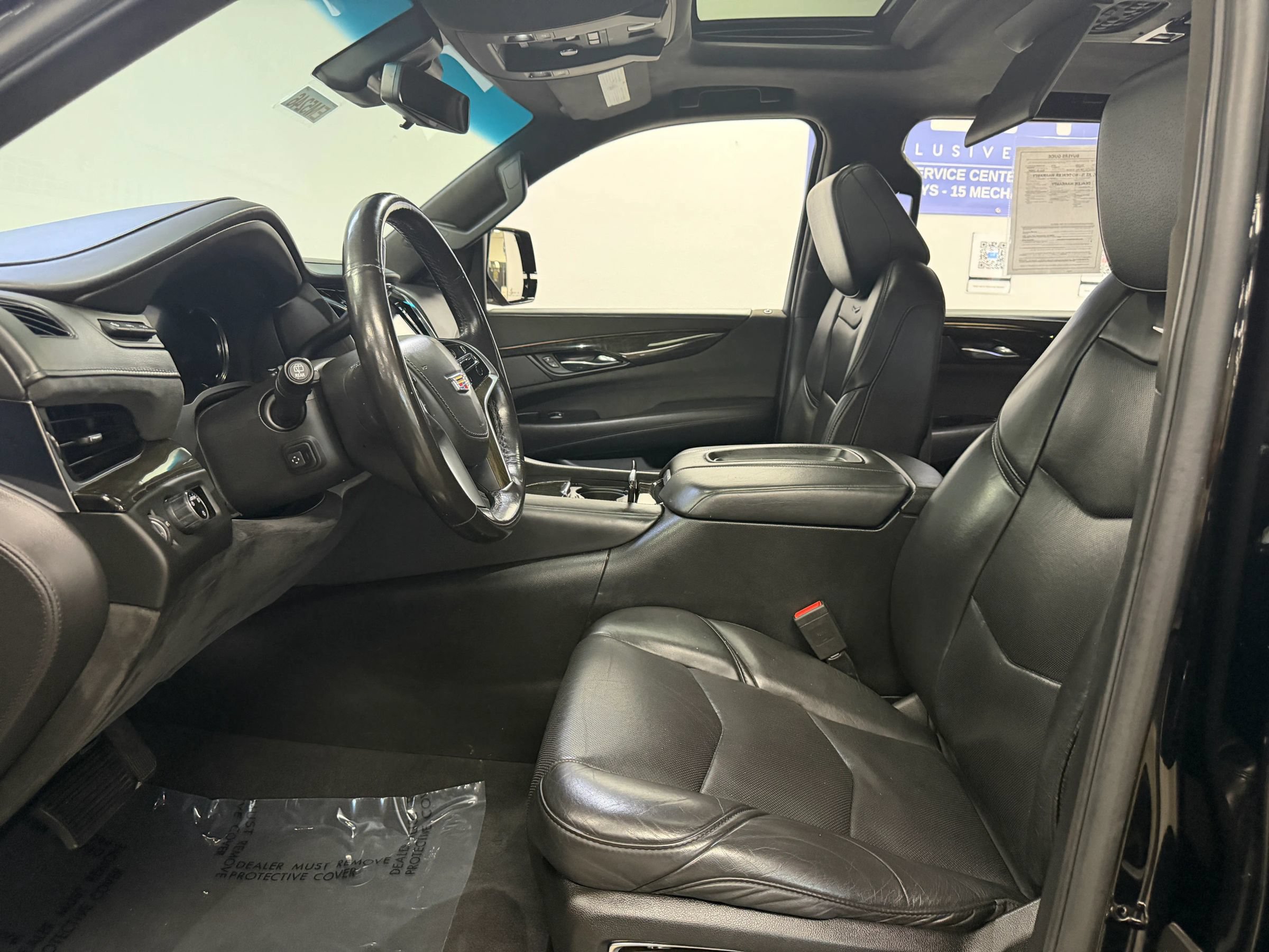 Used 2018 Cadillac Escalade Platinum RWD image 15