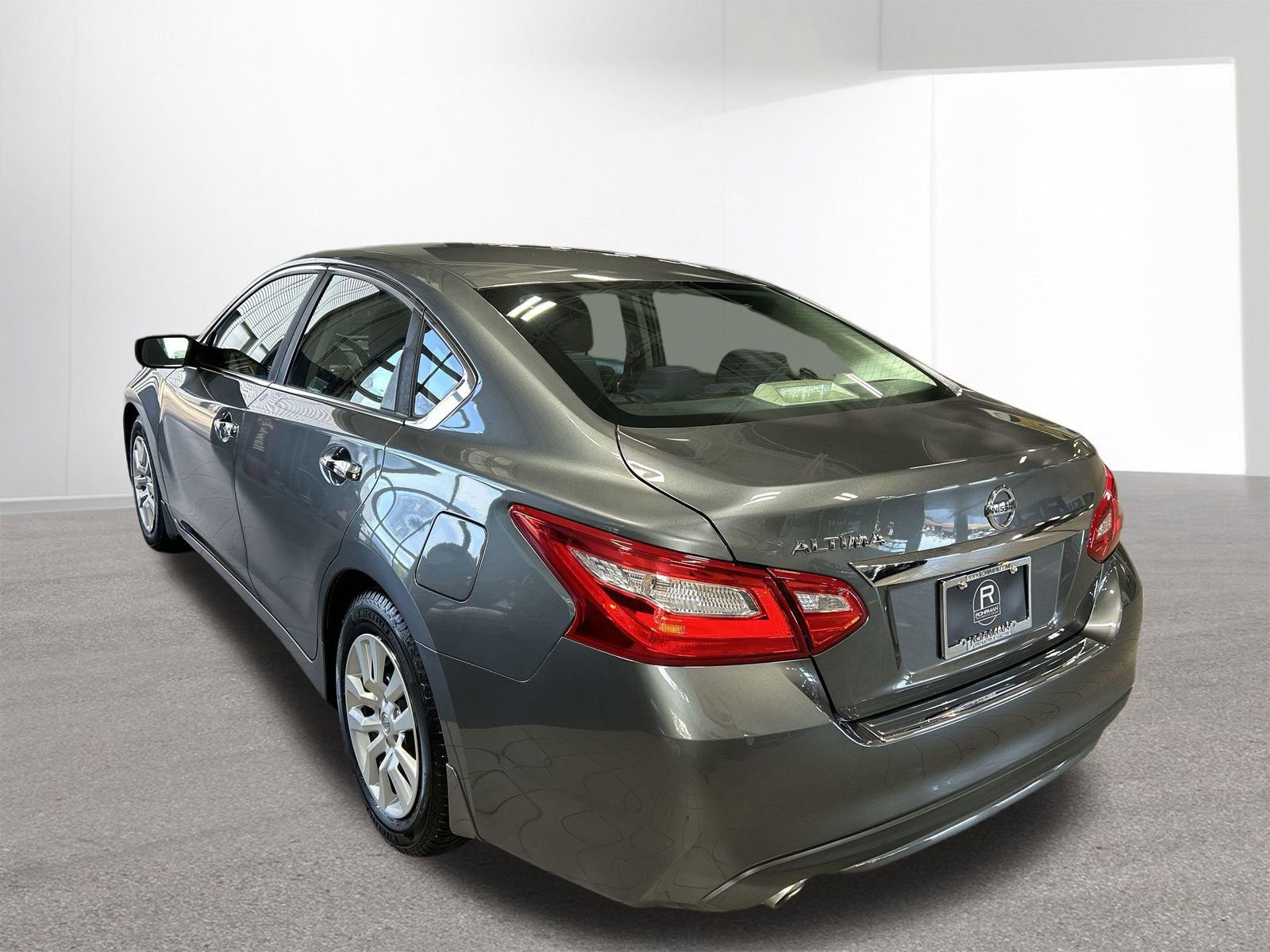 Used 2017 Nissan Altima 2.5 S w/ Power Driver Seat Package FWD image 37