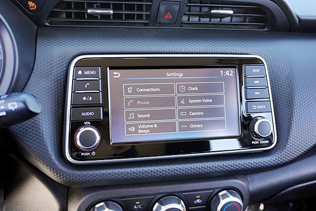 Certified 2024 Nissan Kicks S FWD image 34