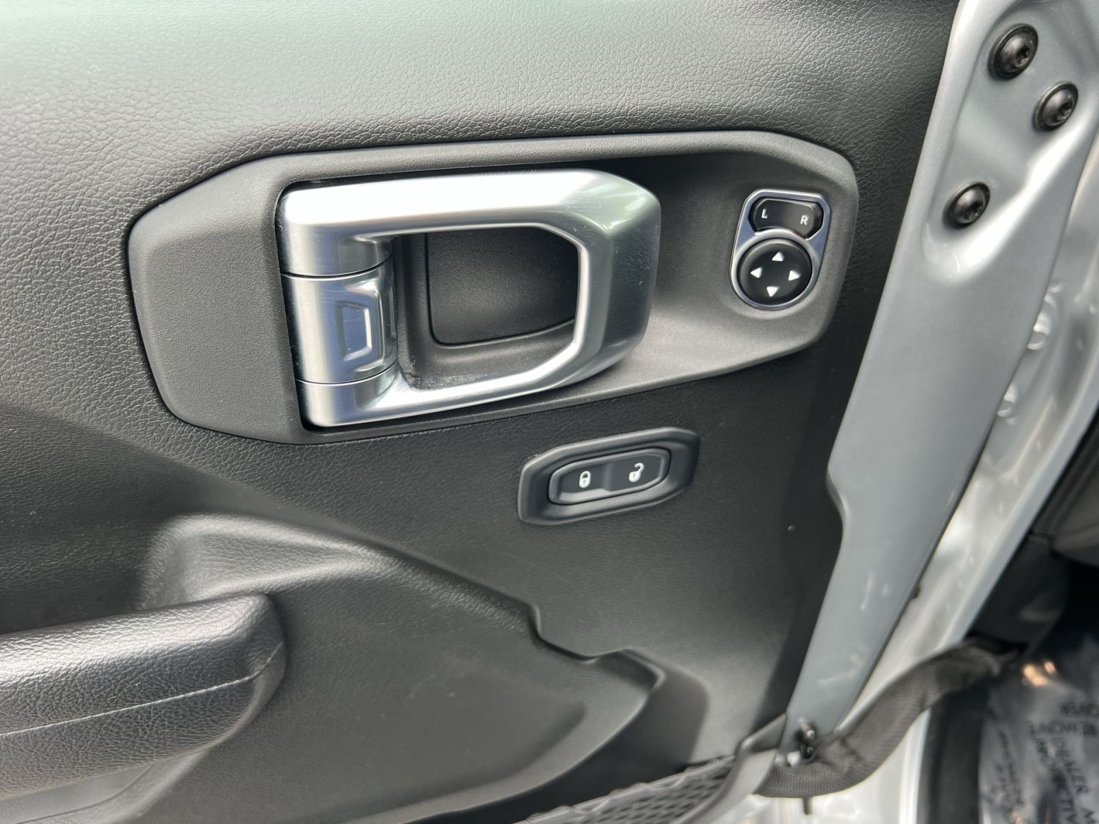 Used 2024 Jeep Gladiator Sport AWD/4WD image 14
