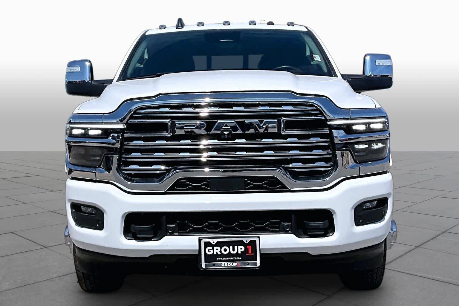 Used 2025 RAM 3500 Longhorn AWD/4WD image 4