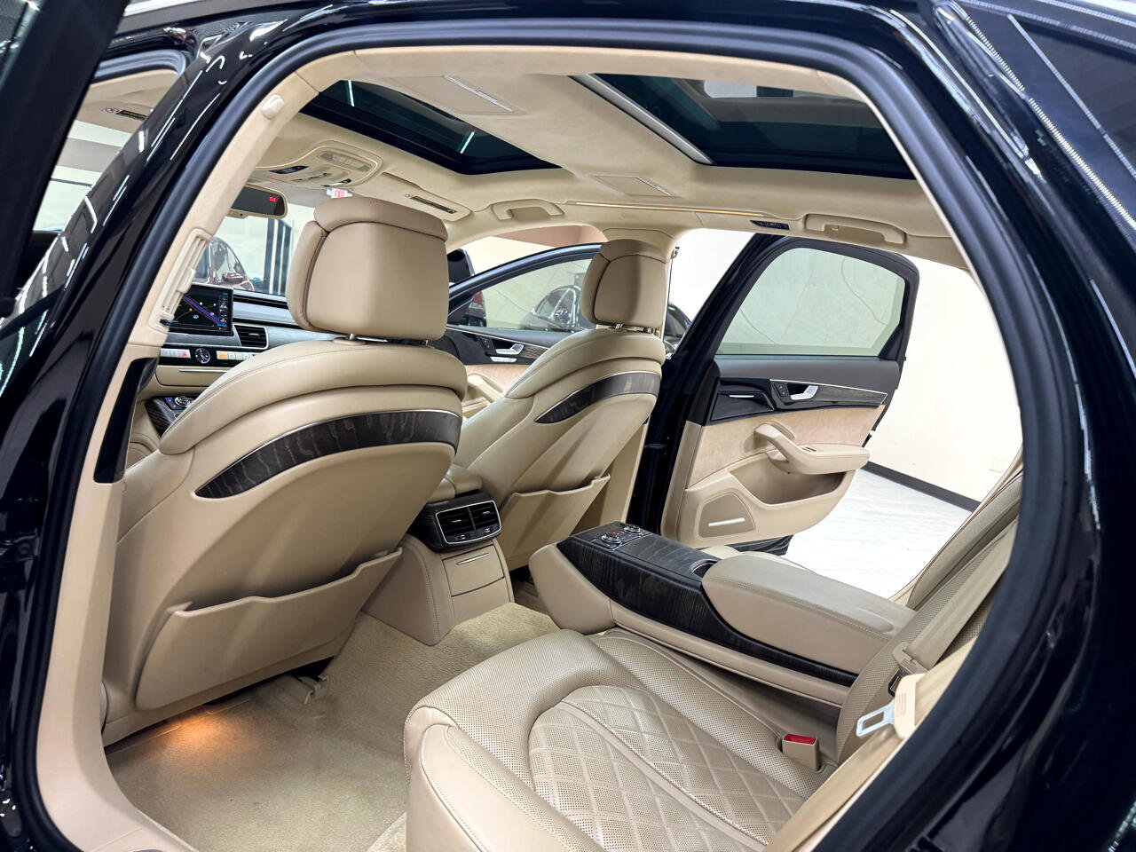 Used 2016 Audi A8 L 3.0T w/ Executive Package image 27