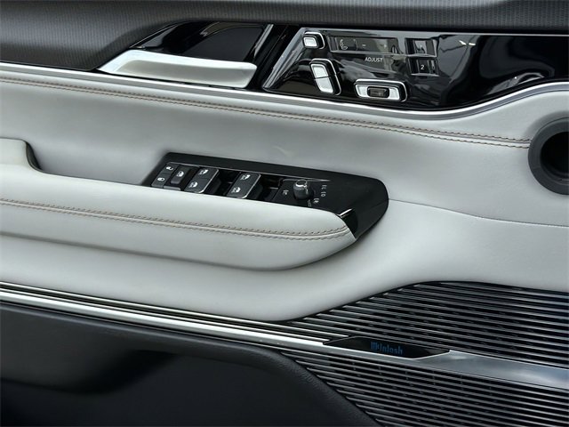 New 2026 Jeep Grand Wagoneer L Summit image 33