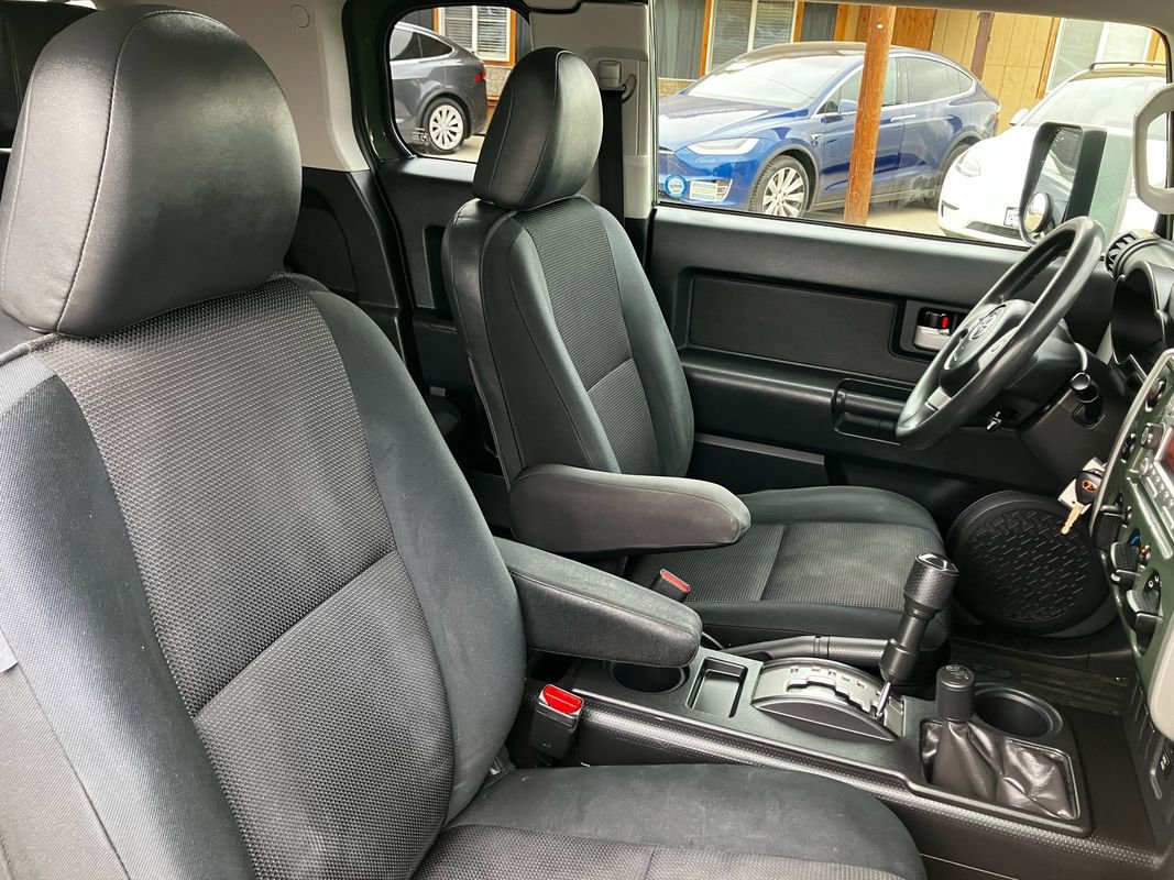 Used 2011 Toyota FJ Cruiser 4WD image 20