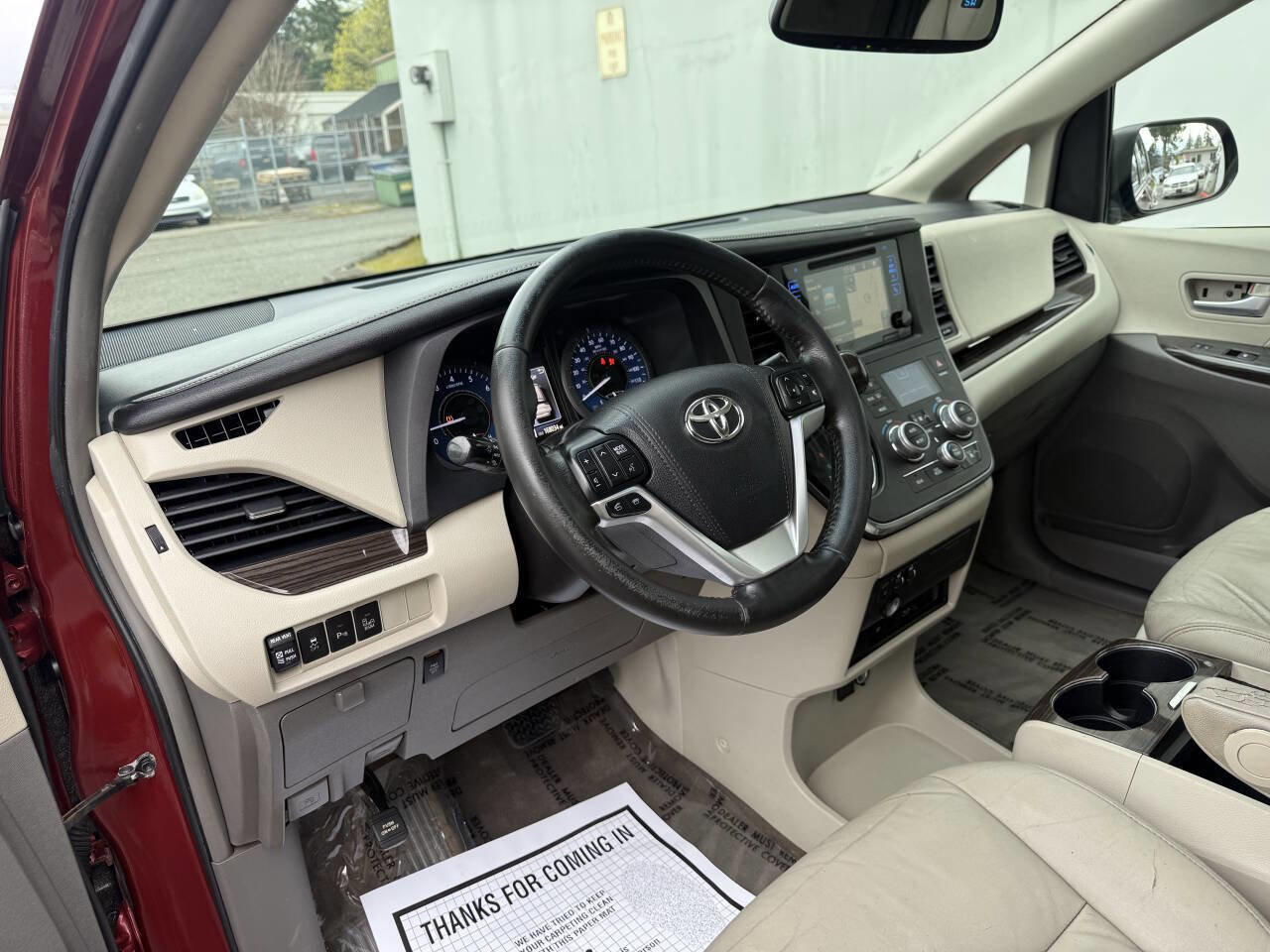 Used 2016 Toyota Sienna XLE Premium FWD image 11