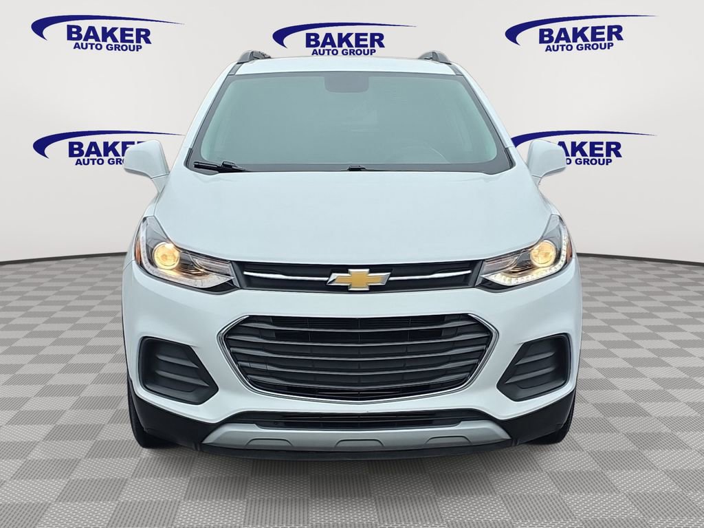 Used 2020 Chevrolet Trax LT w/ LT Convenience Package FWD image 2
