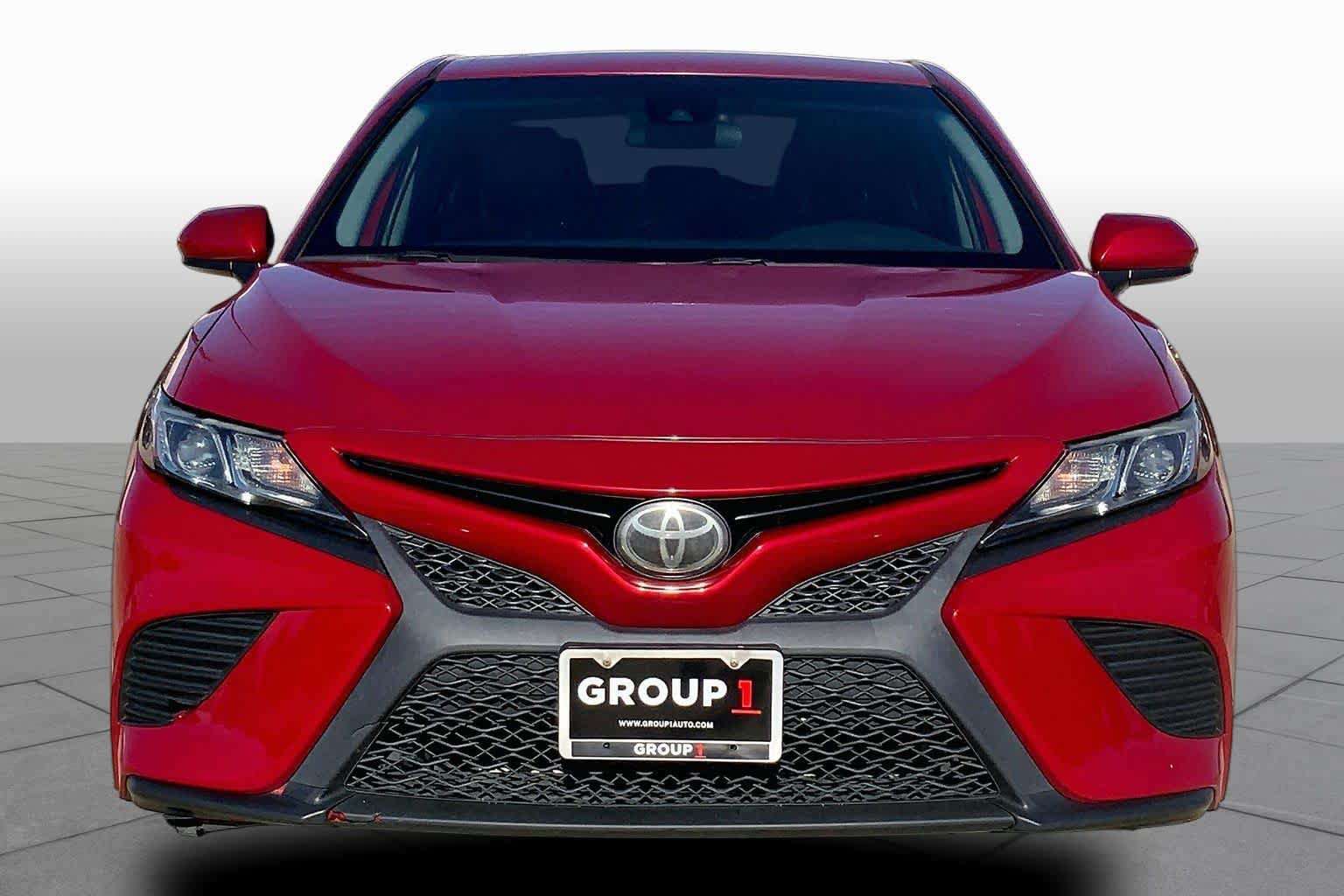 Used 2020 Toyota Camry SE FWD image 4
