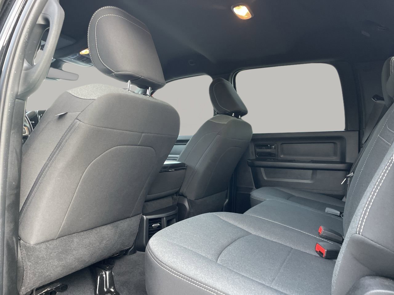 Used 2024 RAM 3500 Tradesman w/ Chrome Appearance Group image 17