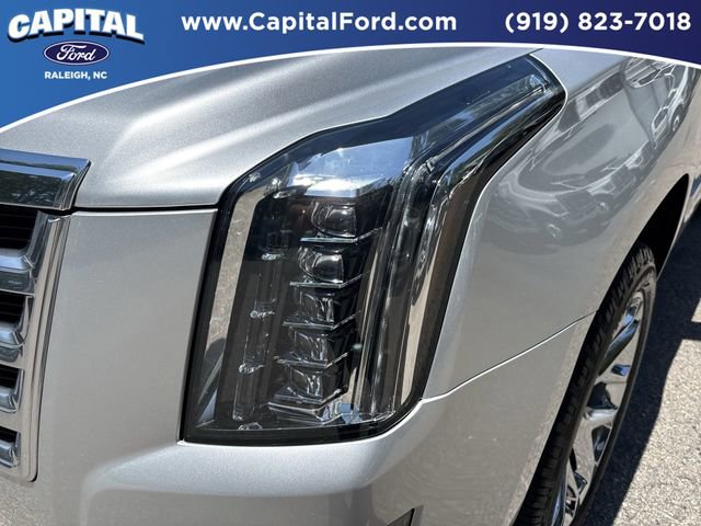 Used 2020 Cadillac Escalade Premium Luxury AWD/4WD image 11
