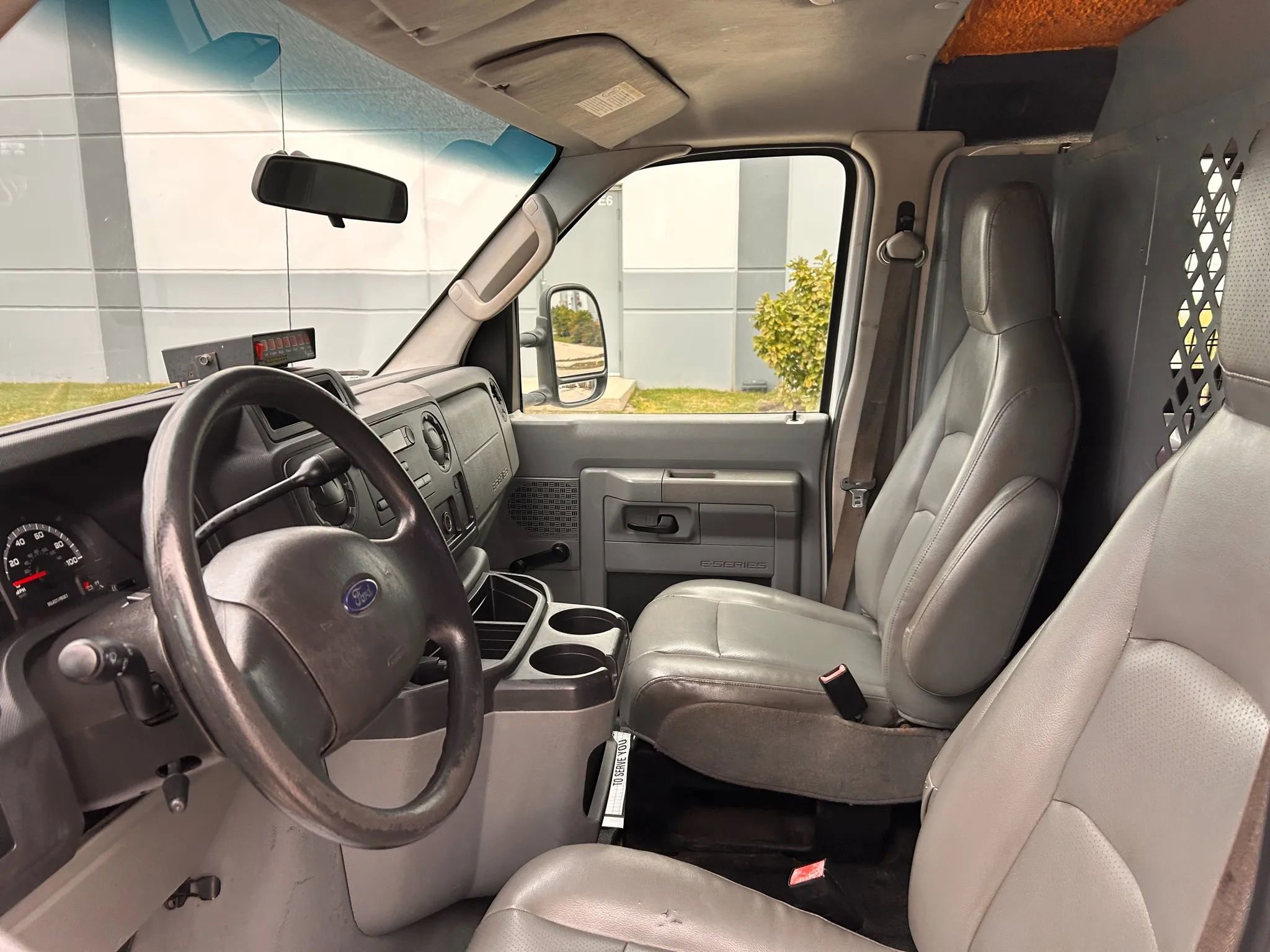 Used 2009 Ford E-350 and Econoline 350 Super Duty image 10