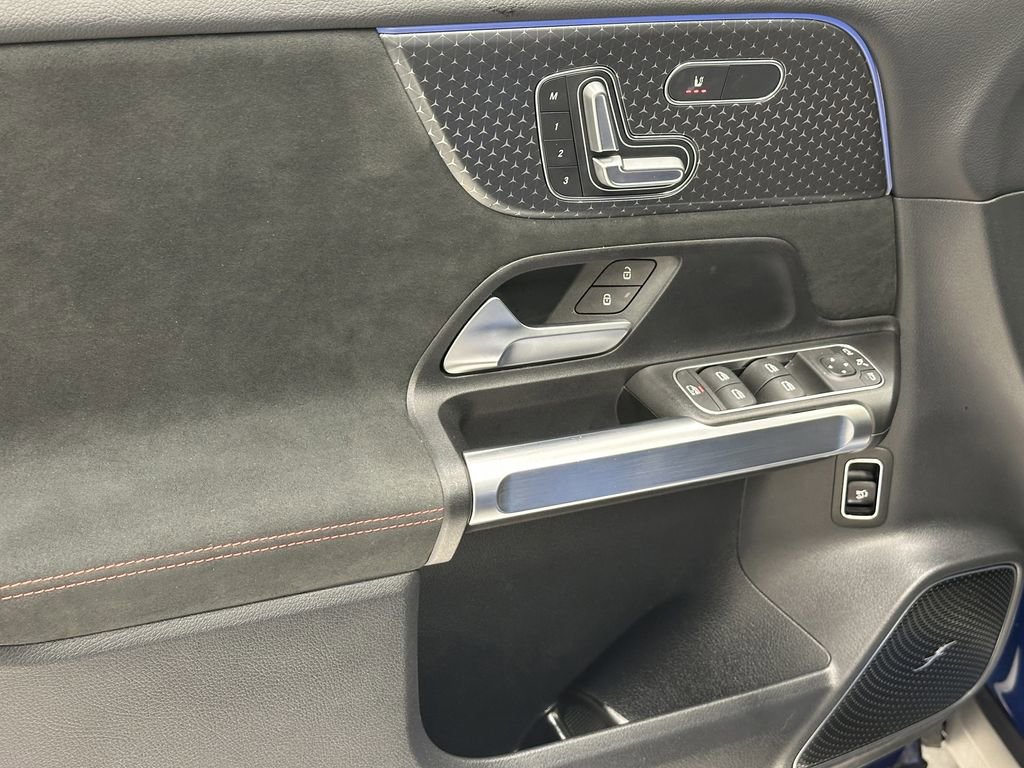 Certified 2025 Mercedes-Benz GLB 250 image 10