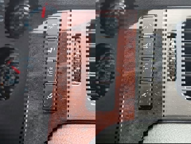 Used 2013 Chevrolet Avalanche LTZ image 20