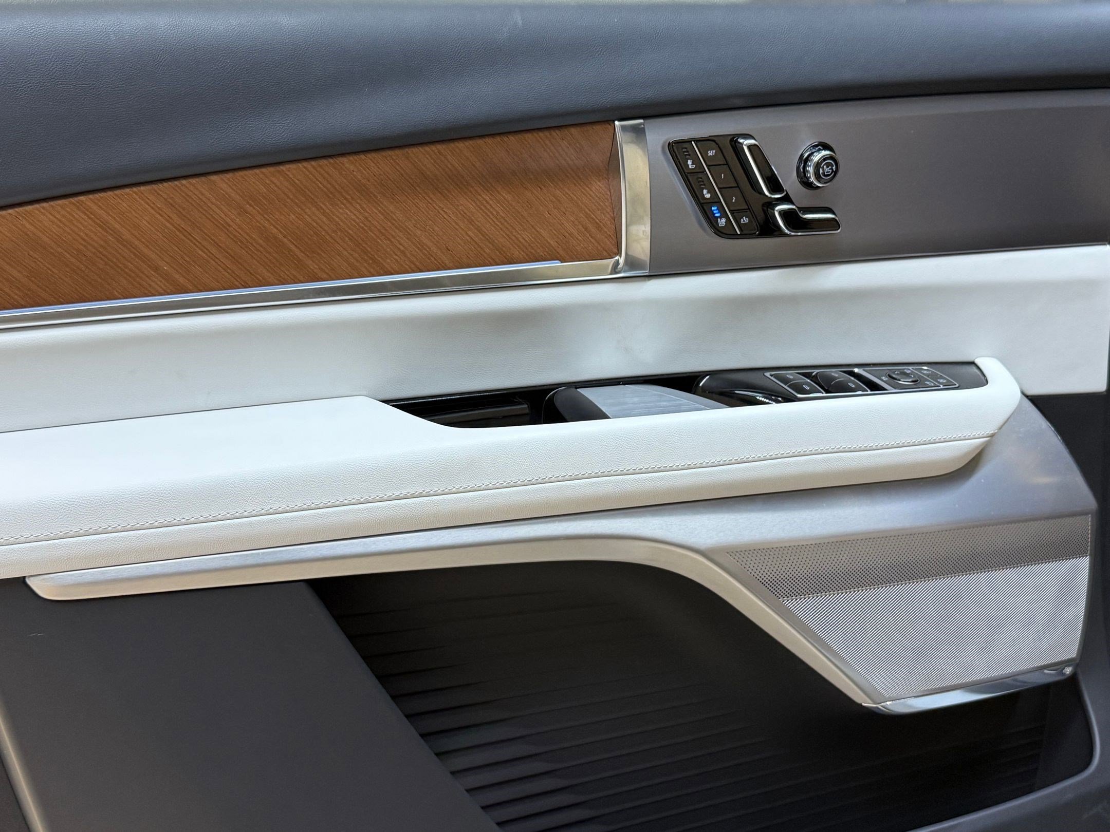 New 2026 Cadillac Vistiq Sport w/ LPO, Floor Liner Package image 13