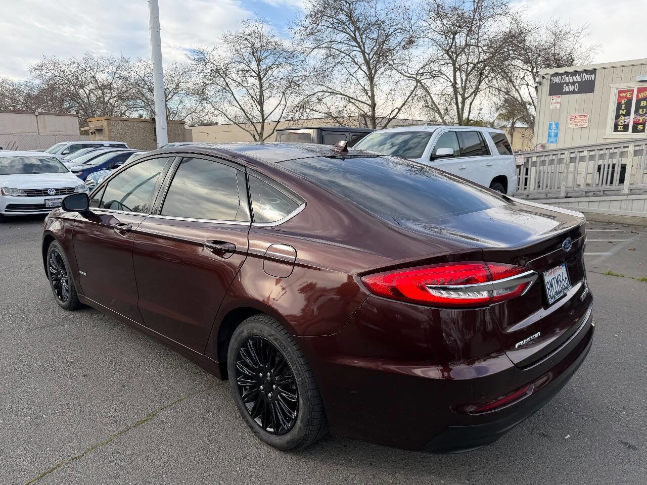 Used 2019 Ford Fusion SE FWD image 4