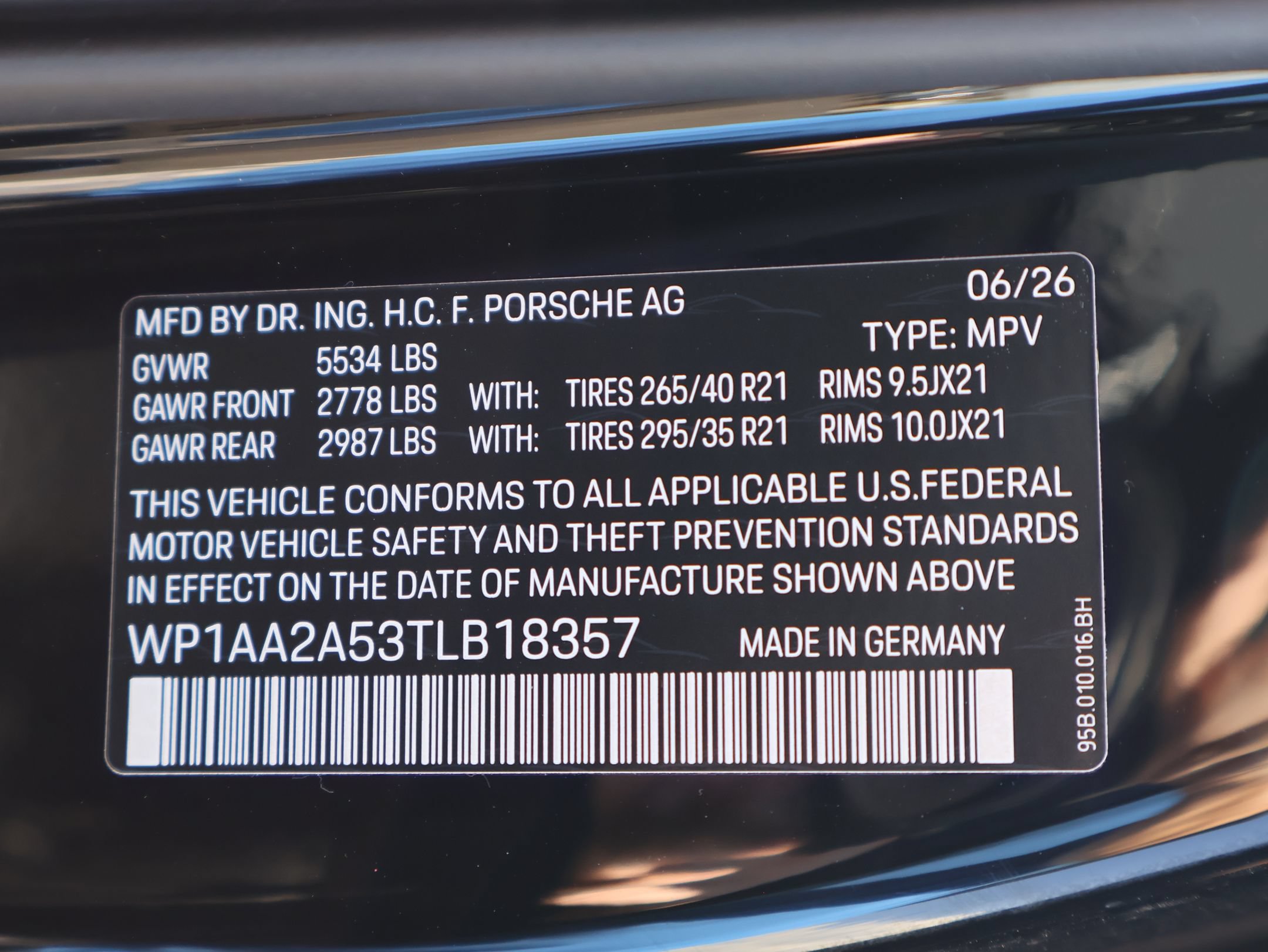 New 2026 Porsche Macan AWD/4WD image 32