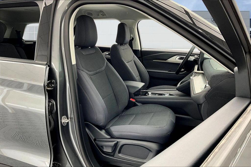 New 2026 Ford Explorer Active AWD/4WD image 11