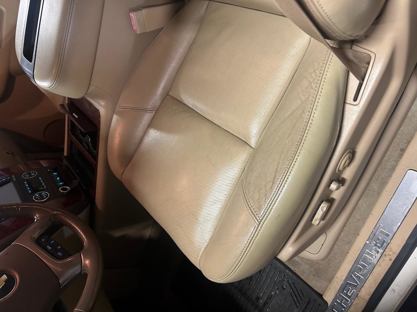 Used 2013 Chevrolet Avalanche LTZ AWD/4WD image 10