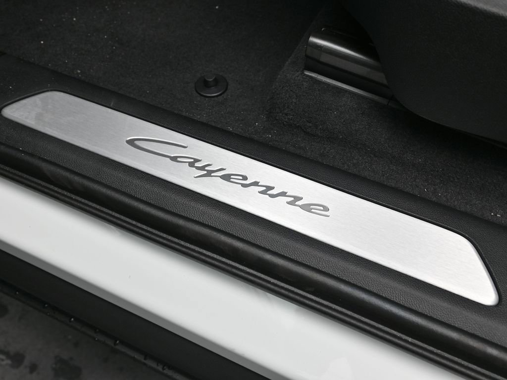 New 2026 Porsche Cayenne image 14