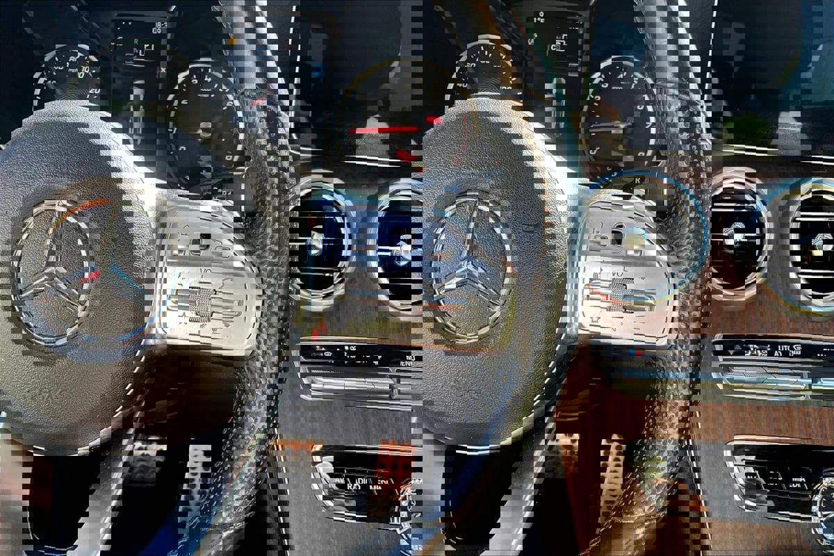 Used 2020 Mercedes-Benz C 300 Sedan image 19