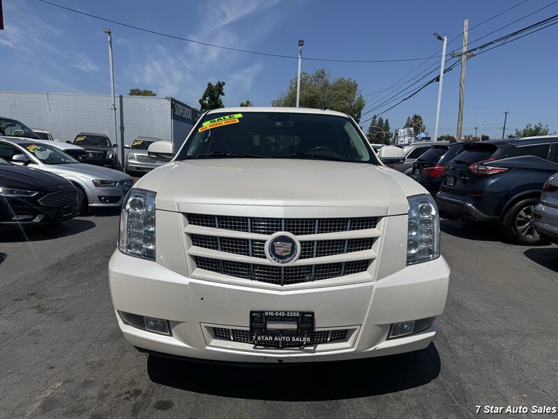 Used 2013 Cadillac Escalade Premium AWD/4WD image 2