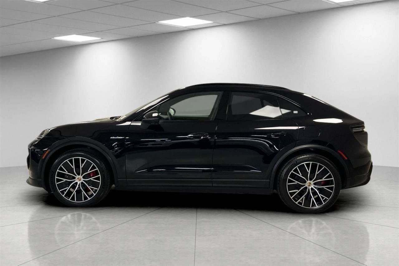 New 2025 Porsche Macan 4S Electric image 42