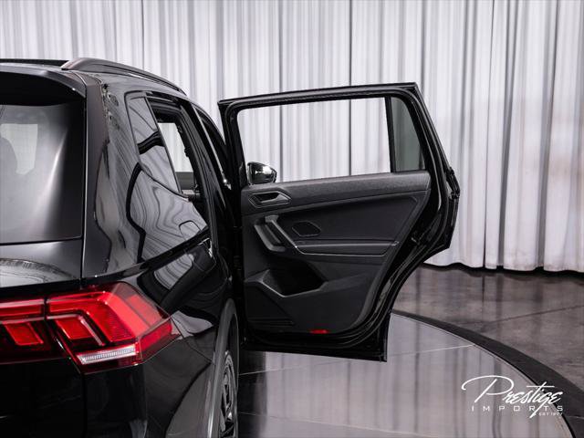 Used 2020 Volkswagen Tiguan SE R-Line FWD image 39