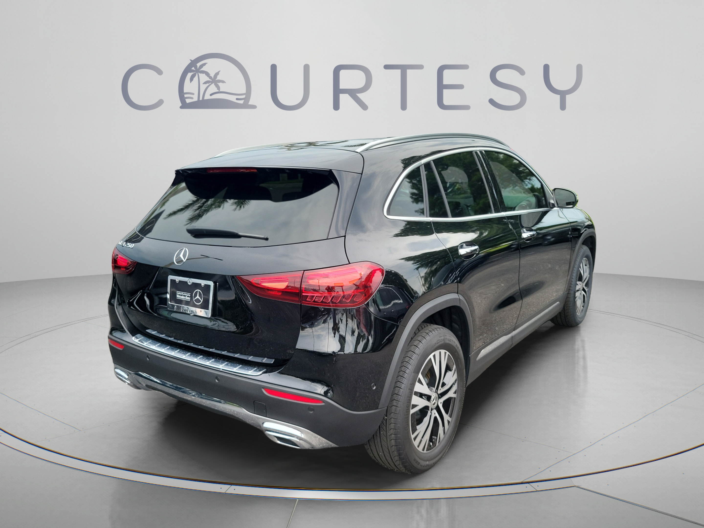 Certified 2025 Mercedes-Benz GLA 250 image 3