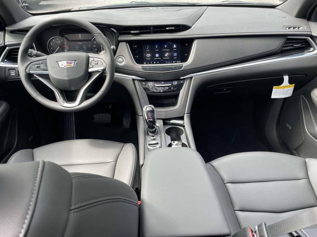 New 2025 Cadillac XT6 Luxury image 16